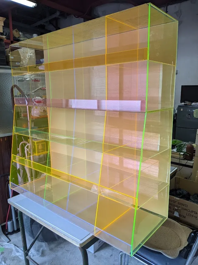 見栄えよく手に取りやすい専用ケース